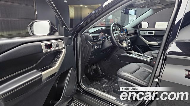 Ford Explorer 2021 — photo 11