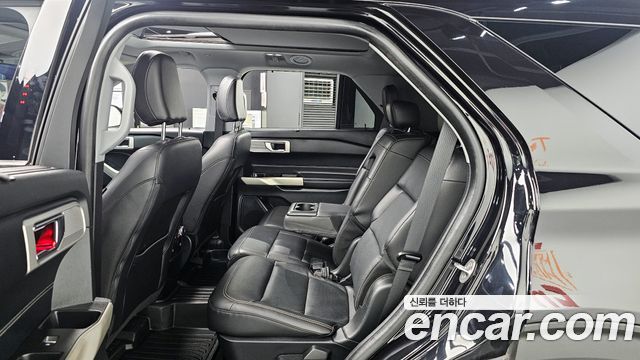 Ford Explorer 2021 — photo 12