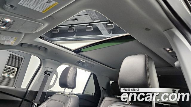 Ford Explorer 2021 — photo 19