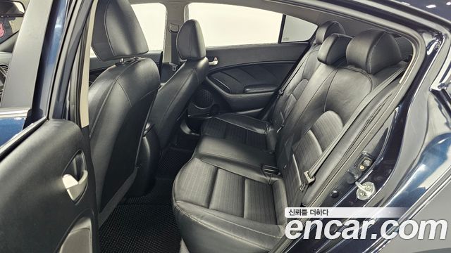 Kia K3 2017 — photo 12