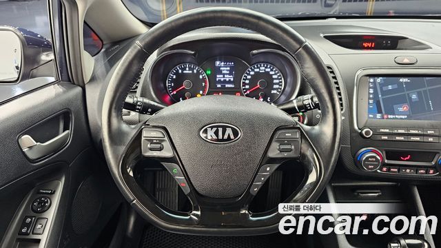 Kia K3 2017 — photo 13