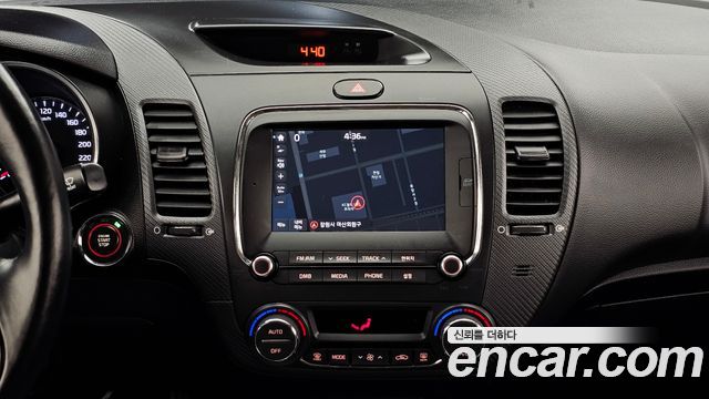 Kia K3 2017 — photo 14