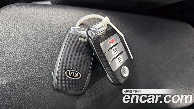 Kia K3 2017 — photo 19