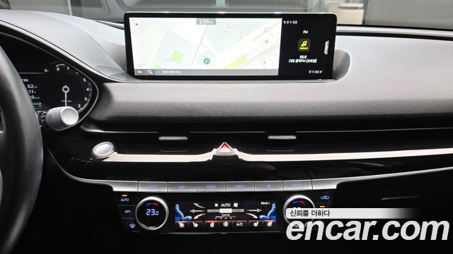 Genesis G80 2022 — photo 16