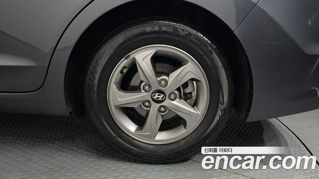 Hyundai AVANTE 2017 — photo 5