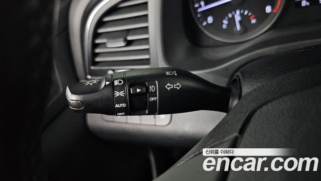 Hyundai AVANTE 2017 — photo 19