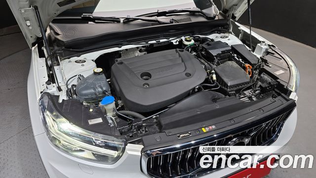 Volvo XC40 2021 — photo 6