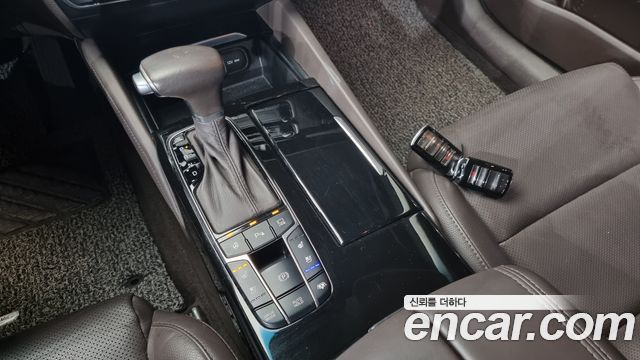 Kia K7 2017 — photo 9