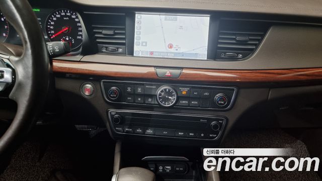 Kia K7 2017 — photo 14