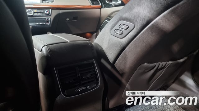 Kia K7 2017 — photo 18