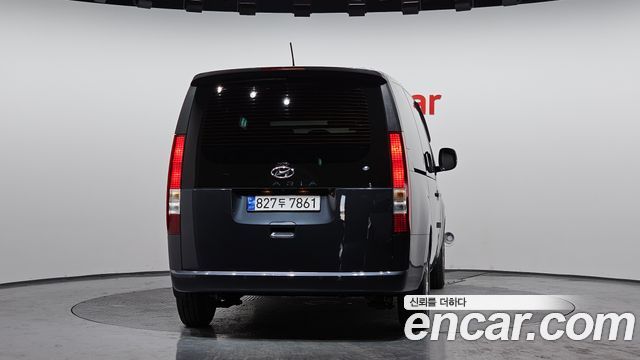 Hyundai Staria 2023 — photo 4