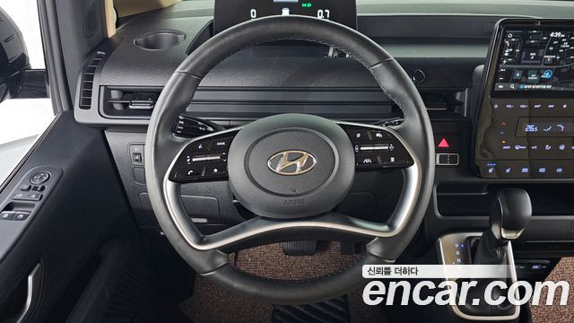 Hyundai Staria 2023 — photo 13