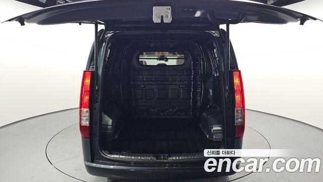 Hyundai Staria 2023 — photo 20