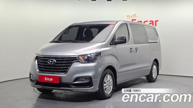 Hyundai Starex 2021 — photo 1