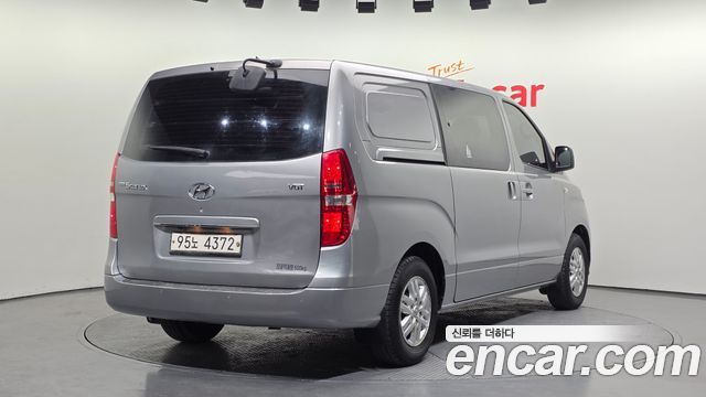Hyundai Starex 2021 — photo 2