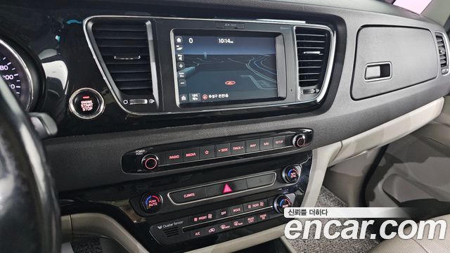 Kia Canival 2018 — photo 16