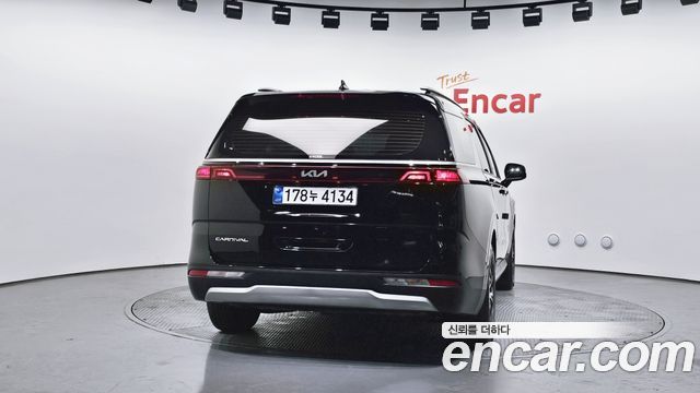 Kia Canival 2022 — photo 4