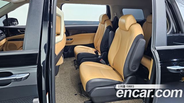 Kia Canival 2022 — photo 11