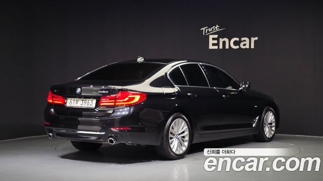 BMW 5-Series 2018 — photo 2