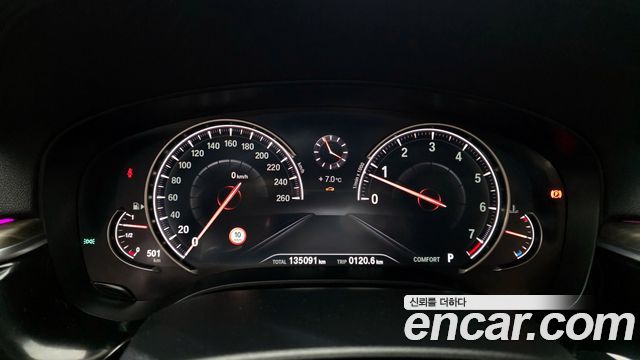 BMW 5-Series 2018 — photo 8