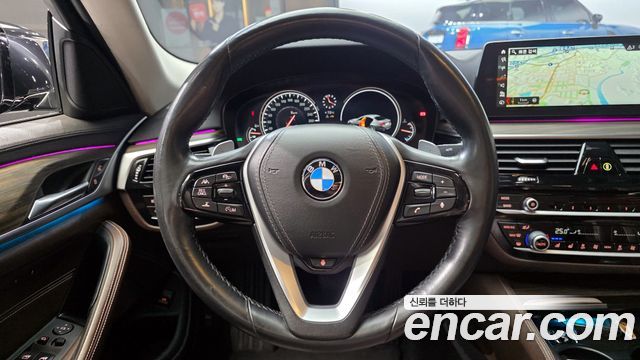 BMW 5-Series 2018 — photo 13
