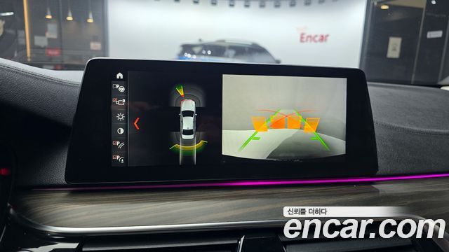 BMW 5-Series 2018 — photo 17