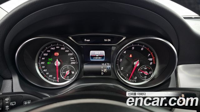 Mercedes-Benz GLA-Class 2019 — photo 8