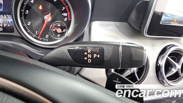 Mercedes-Benz GLA-Class 2019 — photo 9
