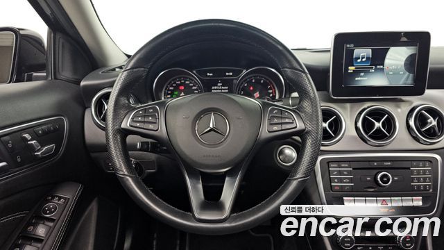 Mercedes-Benz GLA-Class 2019 — photo 13