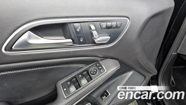Mercedes-Benz GLA-Class 2019 — photo 17
