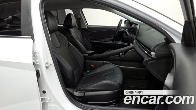 Hyundai AVANTE 2021 — photo 11