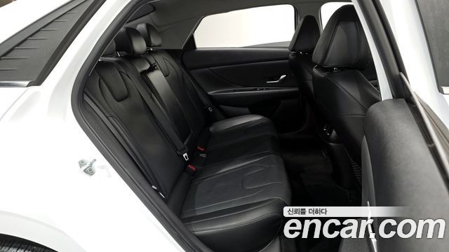 Hyundai AVANTE 2021 — photo 12