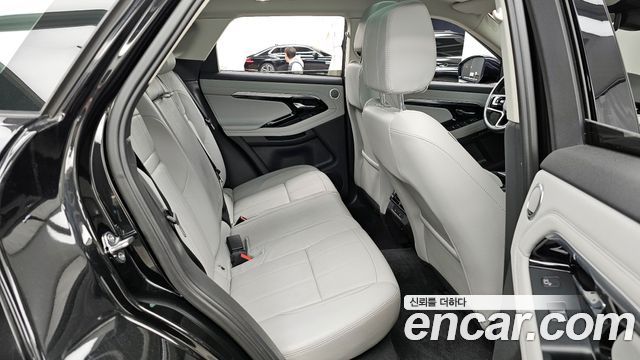 Land Rover Range Rover Evoque 2021 — photo 12