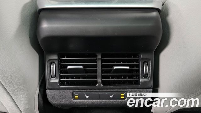 Land Rover Range Rover Evoque 2021 — photo 18