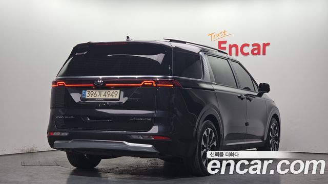 Kia Canival 2021 — photo 2