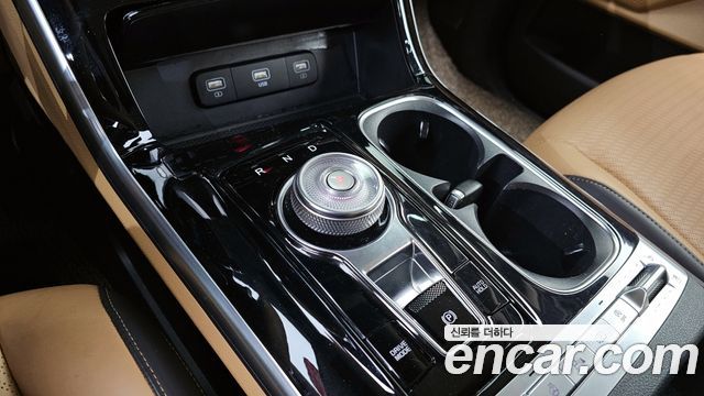 Kia Canival 2021 — photo 9