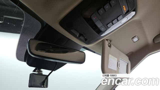 Kia Canival 2021 — photo 17