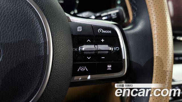 Kia Canival 2021 — photo 18