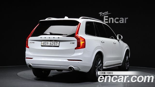 Volvo XC90 2017 — photo 2