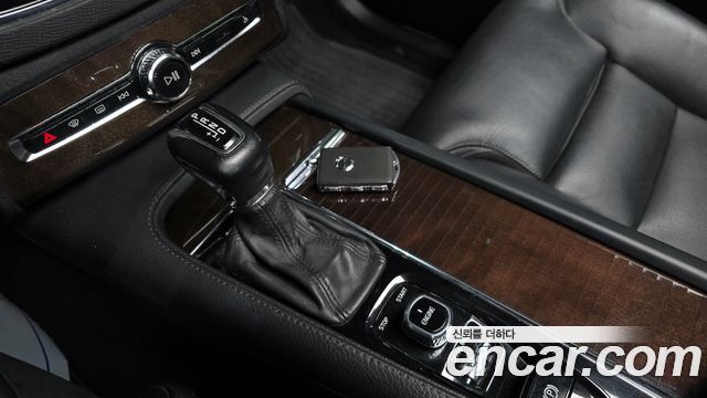 Volvo XC90 2017 — photo 9