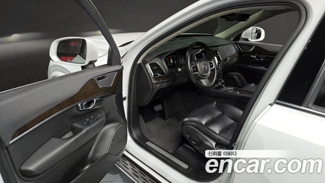 Volvo XC90 2017 — photo 10