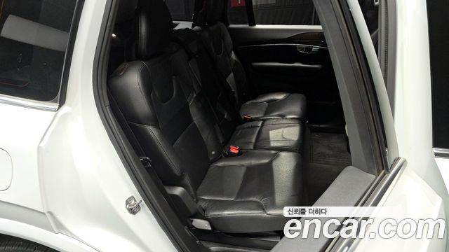 Volvo XC90 2017 — photo 13