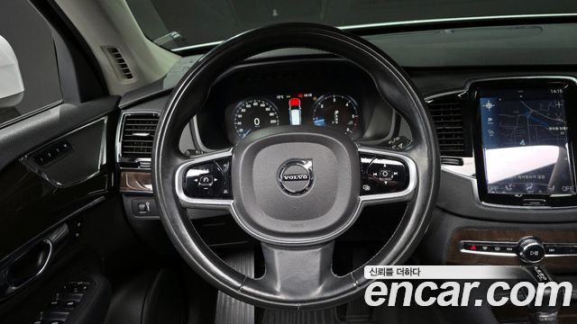 Volvo XC90 2017 — photo 14