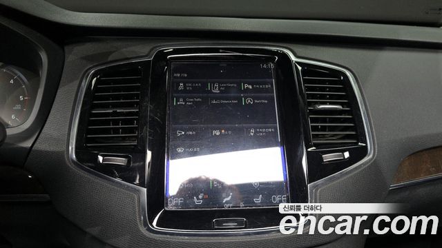Volvo XC90 2017 — photo 15