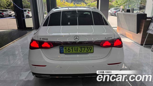 Mercedes-Benz E-Class 2024 — photo 4