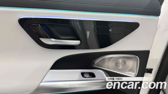 Mercedes-Benz E-Class 2024 — photo 12