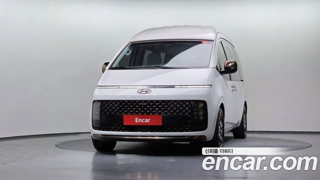 Hyundai Staria 2023 — photo 3