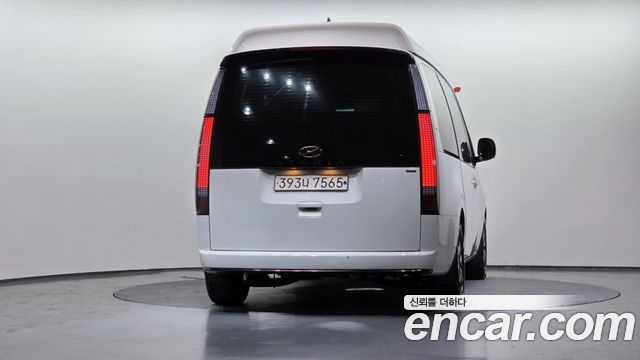 Hyundai Staria 2023 — photo 4