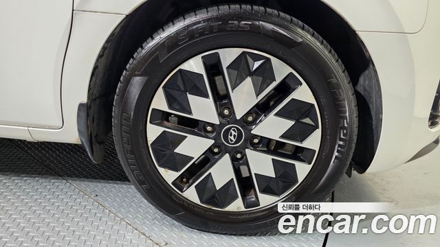 Hyundai Staria 2023 — photo 5