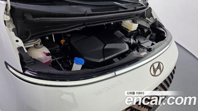 Hyundai Staria 2023 — photo 6